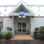 里尔沃思克尔宜必思快捷酒店